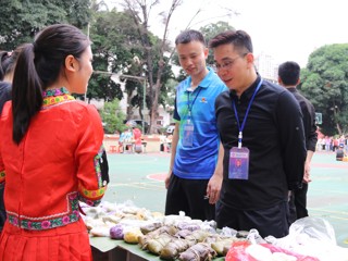 广西工商学校举办喜迎建党百年华诞，弘扬民族传统文化“三月三”民族风情展示活动