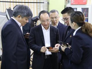 自治区市场监管局党组书记李泽率队赴广西工商学校调研指导