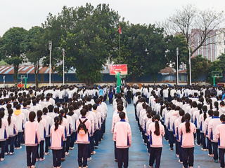 春暖启新程 担当向未来——广西工商学校举行2026年春季学期第一次升旗仪式   