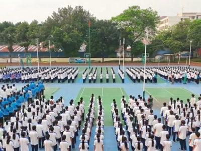 智趣萌动 潮力全开——广西工商学校举办  “广西三月三 民族团结嘉年华”趣味游园活动