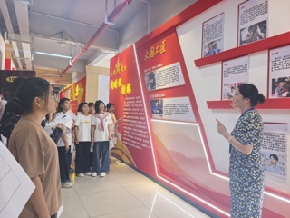 红心齐向党，青春更飞扬｜各班级开展“行走中的思政课”活动