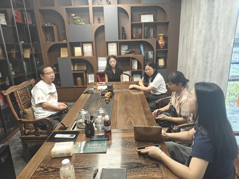 深入了解行业新趋势、新技术，为培养适应市场需求的复合型感广告初级人才注入新动力、赋能专业教学新发展