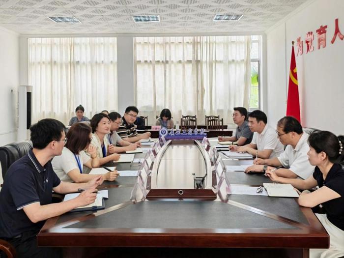 校际交流启新思 携手共进促发展——广西工商学校与广西商业学校开展  学习交流活动