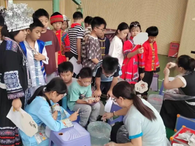 指尖非遗进校园社区 漆扇藤编共筑美好——我校财经商贸专业群开展社会服务活动